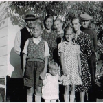 Bagerst fv. Jens +Alhede, Edith,Emmy+Martin Peder.(Alhedes søn)+esther og Edel