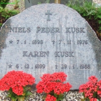 Niels Peder Kusk, Vinderslev kirkegård