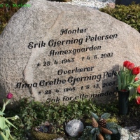 Erik Gjerning Petersen-Anna Grethe Nørgaard Olesen. Thorning Kirkegård