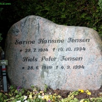 Sørine Hansine og Niels Jensen, Jordløse Kirkegård