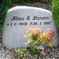 Hans Emil Larsen, Karup kirkegård